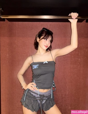 Hirai Momo [ hirai-momo ] - Cumming before going for dinner 🥵 I wish I had someone to give me