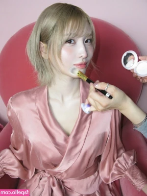 Hirai Momo [ hirai-momo ] - Sooo… what do we think? (Don’t worry, I left a landing strip- and