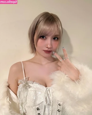 Hirai Momo [ hirai-momo ] - Sometimes you get in the bath and you just can't help yourself. I'm