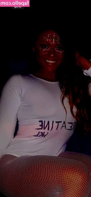 Marpatmusclemommy - 😎.....🤗....Where are you Neo ? ...🥰😘💋..💋....