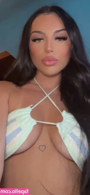 dianeneedles - On the train 😈🔥🥰