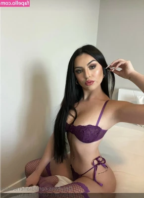 dianeneedles - Hehe, do you like my bikini? 😈