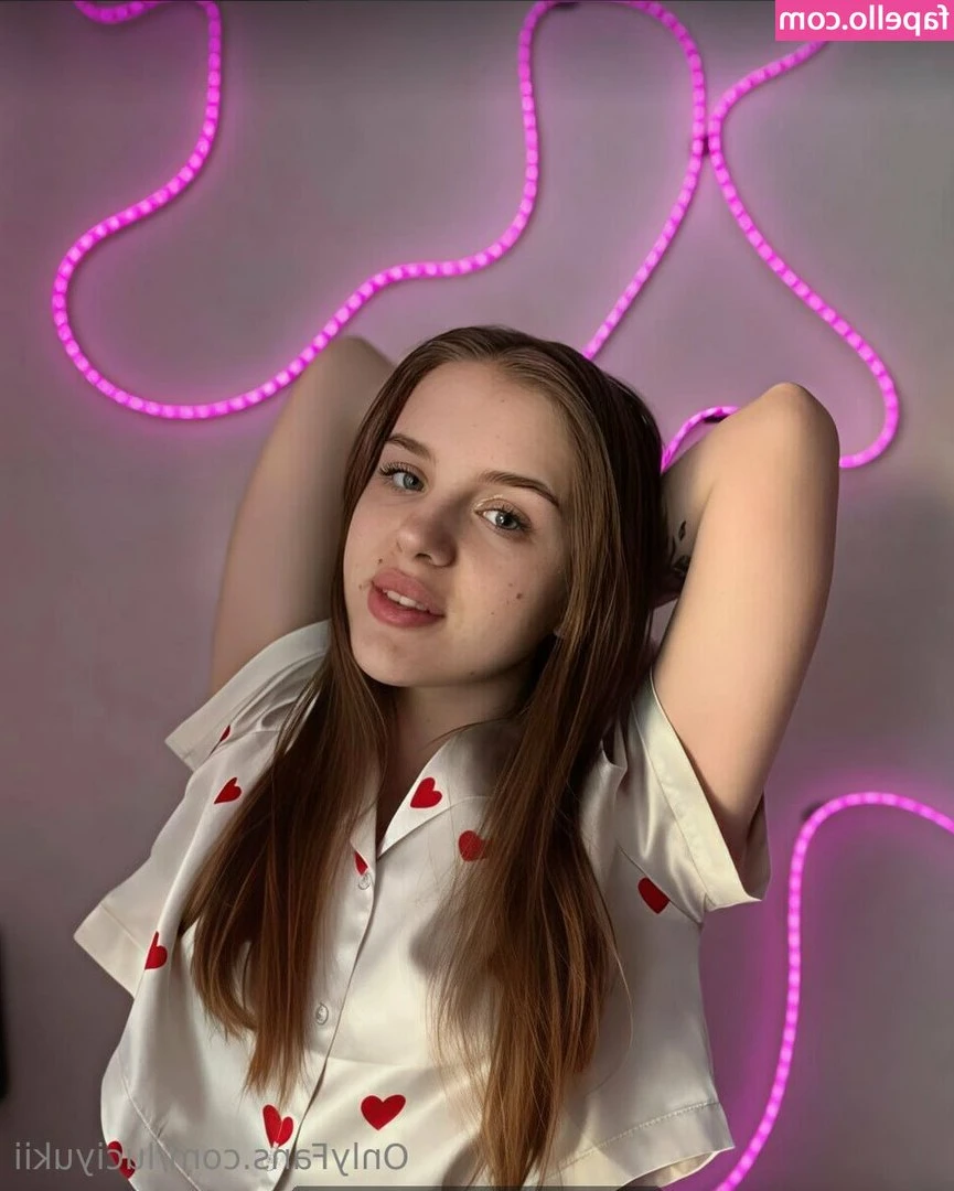 luciyukii - Dirty Soles and Toes of a Country Gal 🤠