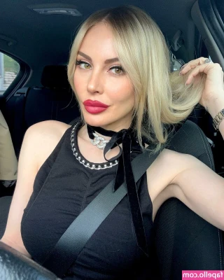 Hande Sarıoğlu [ hande-sarioglu ] - This photo is absolute FIRE 🔥🔥🔥