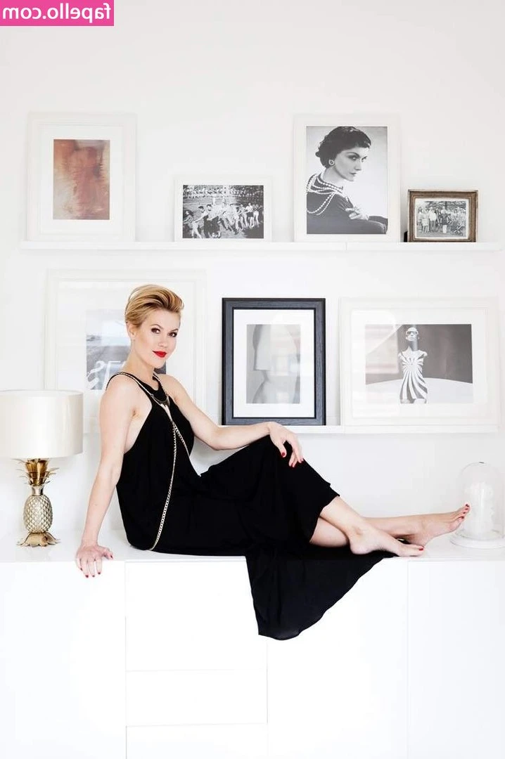 Wolke Hegenbarth [ wolke-hegenbarth ] - Legs ass pussy I’m a cutie