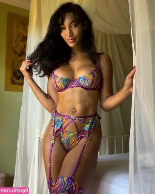 Theresa Zimmerman [ theresa-zimmerman ] - I may be sick in bed but I’m still horny as fuck 🤤 Thinking of