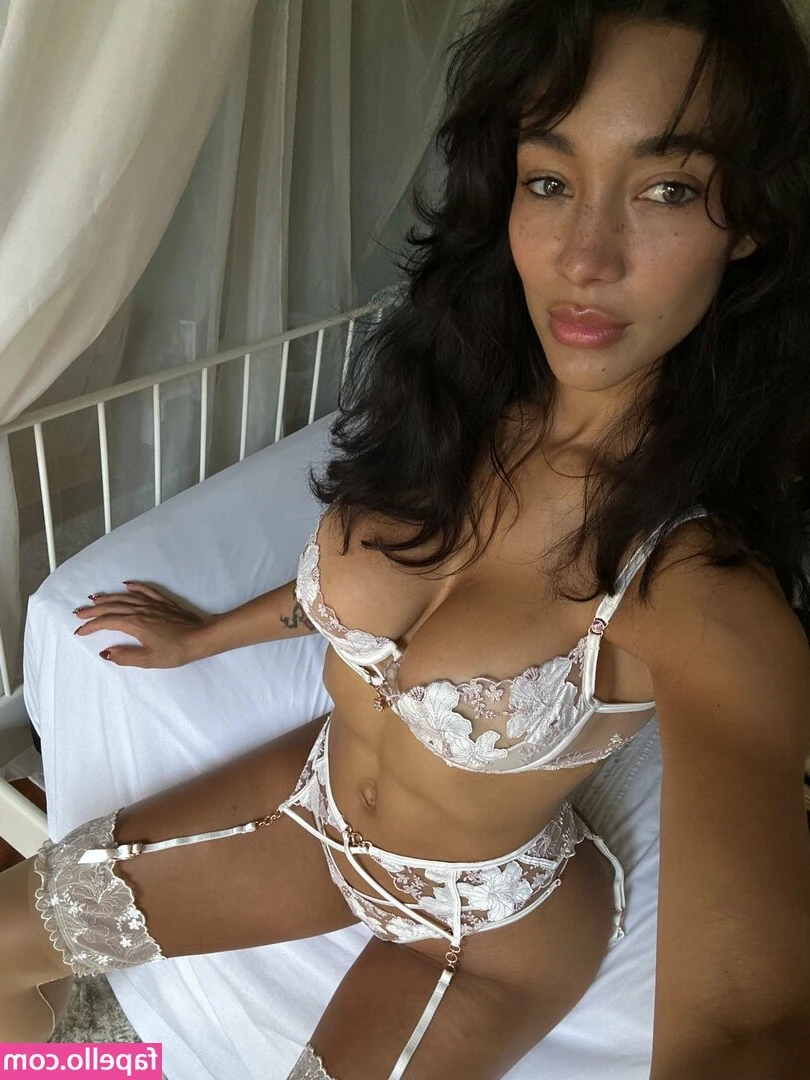 Theresa Zimmerman [ theresa-zimmerman ] - Somebody got a lil sunburnt today 😭…but the tan lines are coming