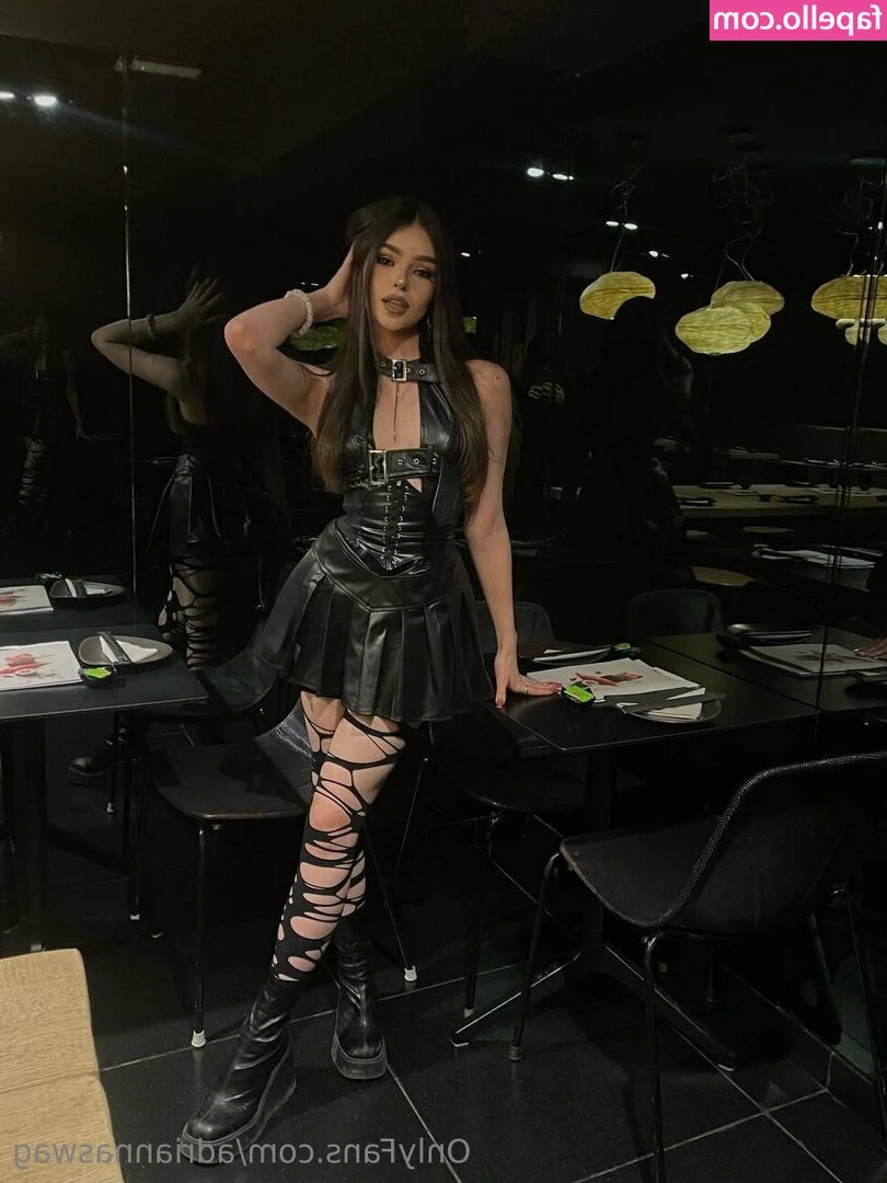 adriannaswag - https://onlyfans.com/305719008/victoryaxo