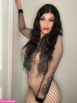 Bea Priestley [ bea-priestley-2 ] - Rip my fishnets, rip my asshole 🥺