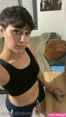 Dolly Flynne [ dolly-flynne-7 ] - can I ride that cock? send me a pic