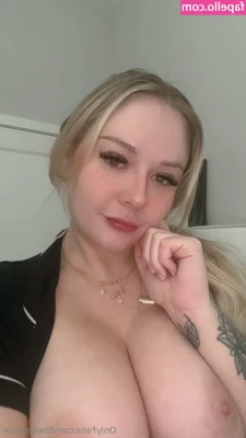 thekaylove [ thekaylove-1 ] - SHOULD I GO LIVE BOO? 👀 you should DM ME and lmk what you think