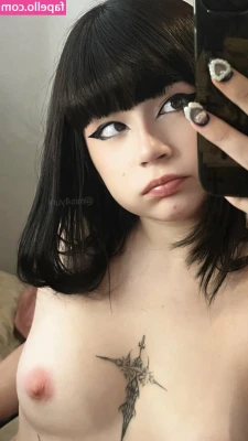 Misa呆呆 [ misa ] - sometimes things are just better without pants 😇  ...and a new