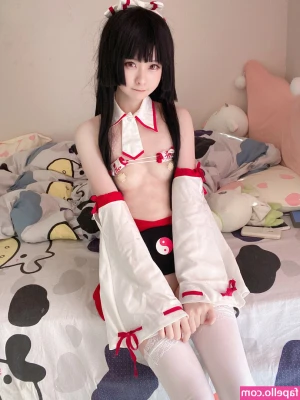 Misa呆呆 [ misa ] - Boobies with a side for bacon for breakfast 😛