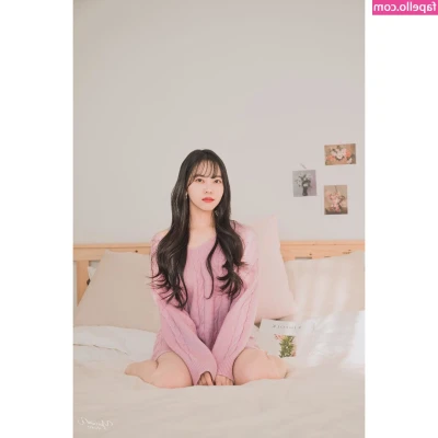 Plumy_ [ plumy ] - Gagging on this bbc toy... Full throwback video up on my premium snap