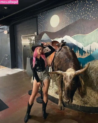 Plumy_ [ plumy ] - Couldnt pick 1