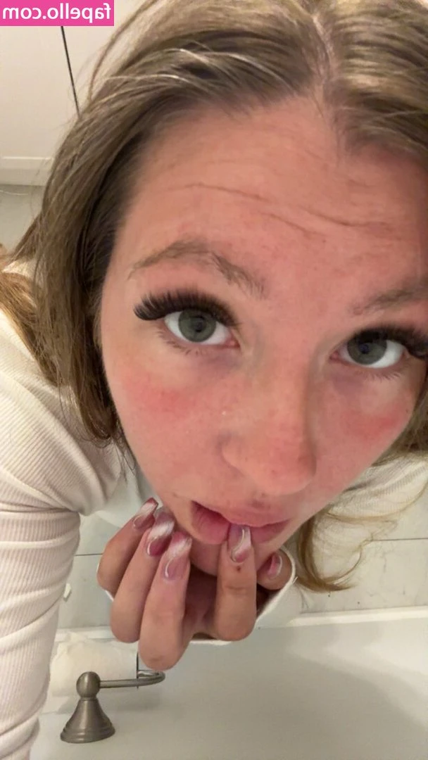 literallymackayla - Bonus video - Just some kissing and caresses 💕 After recording the
