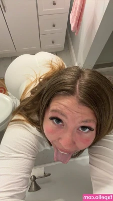 literallymackayla - @kaylakleevage and Eliza get some college boy dick from @billyboston 