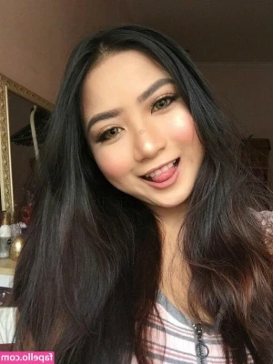 Zizi Wong [ zizi-wong ] - lick my tits or suck my cock?🍆
