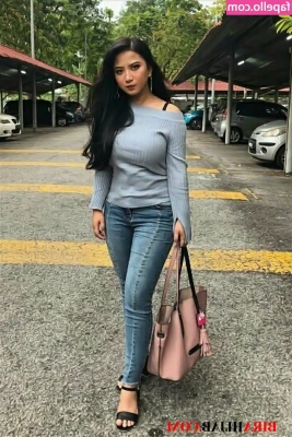 Zizi Wong [ zizi-wong ] - All shy followed by a titty fuck!