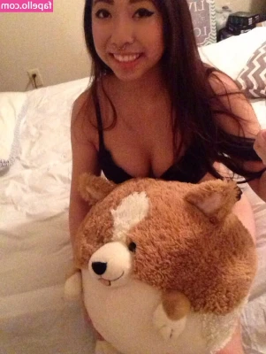 rencognito [ rencognito-2 ] - Do you like my titties? 😏 Would you like to suck my nipples? 🤤