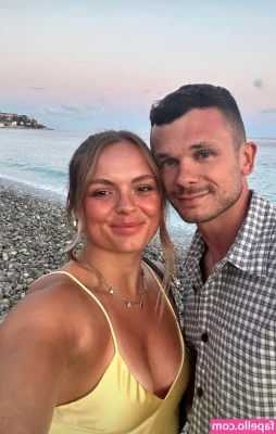 Lauren Lindsay [ lauren-lindsay ] - Who’s thirsty on this Thursday?😉 Tap in bby😘