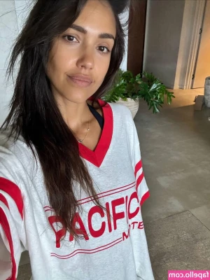 Jessica Alba [ jessica-alba-1 ] - Good morning! I want you waking up to me, and only me, like this