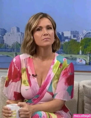 Susanna Reid [ susanna-reid ] - Would you help stretch me out