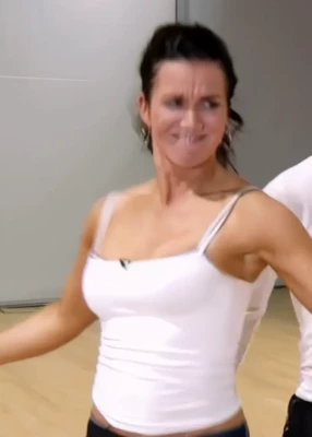 Susanna Reid [ susanna-reid ] - Do you prefer me smiling or serious? 💖🗡