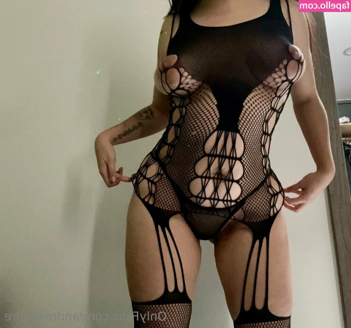 andreagopre - Cum all over my toes?