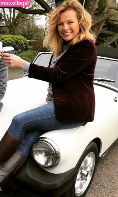 Christina Trevanion [ christina-trevanion ] - Hmm I might have shrunk you to small for a buttplug....thats okay,