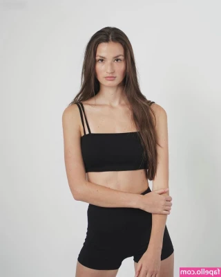 Aleandrafrerk - Lol WHO IS SHE?!? (It me +50lbs or so) PS please be nice, I'm very