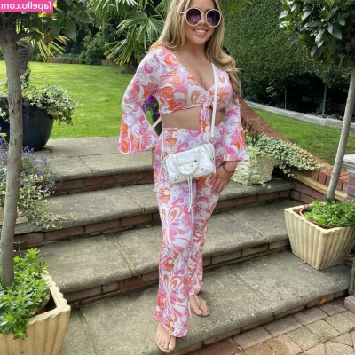 Sophie Williams [ sophie-williams ] - Suggestions for content? :) leave a comment below!