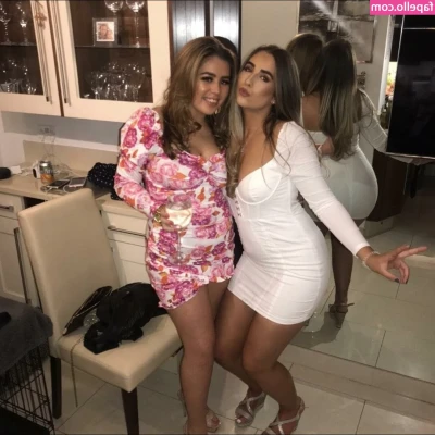 Sophie Williams [ sophie-williams ] - Insane weekend, must rest before my liver dies x.x  주말