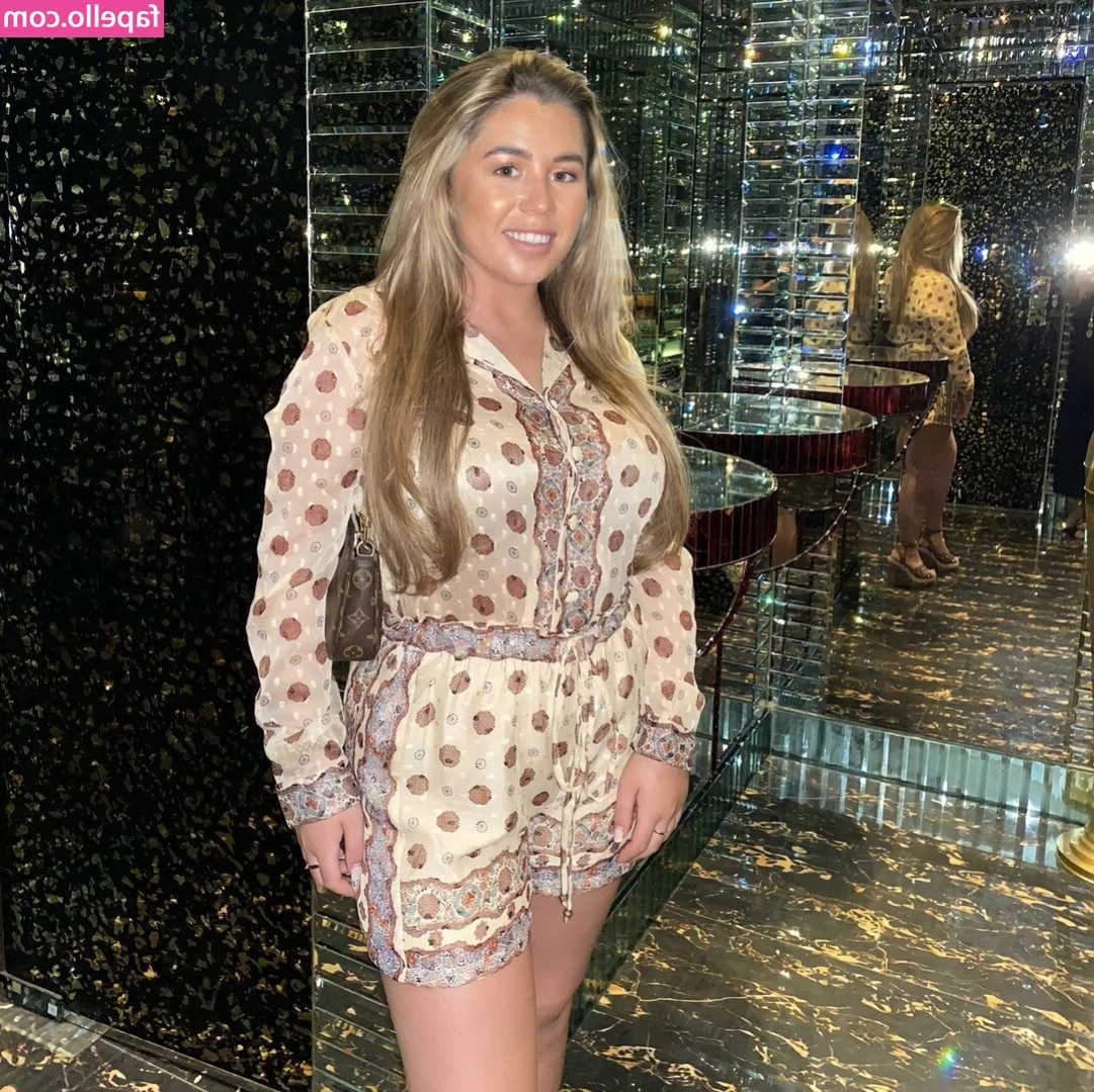 Sophie Williams [ sophie-williams ] - ass 🍑 🍑