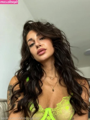Victoria Rose [ victoria-rose ] - Good morning, my loves! Already trained today and as always a smile