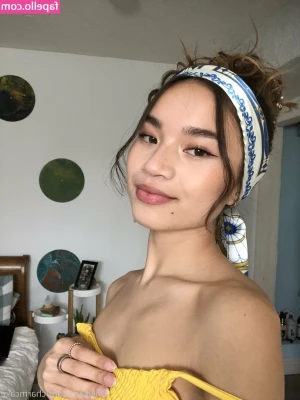 charmcake - My butt looks small in this pic