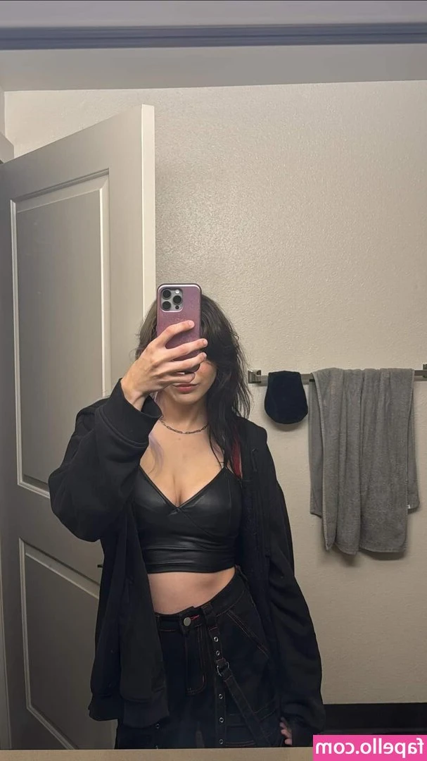 Smollbabey - it’s femboy friday 😍🥰