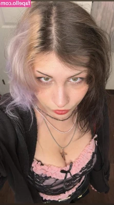 Smollbabey - Hiding all the sexy under this oversized sweater dress 😈