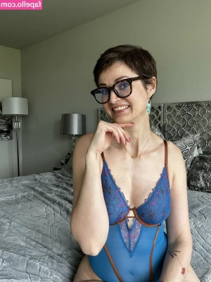 Masha Nova [ masha-nova-5 ] - I am finally online baby! Sorries I was not here for you 🥺 I was