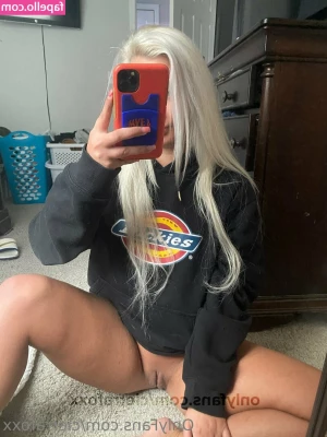cierrafoxx - @lunitamd  🔥 FREE SUSCRIPTION  😈 Latin girl always horny 🎀