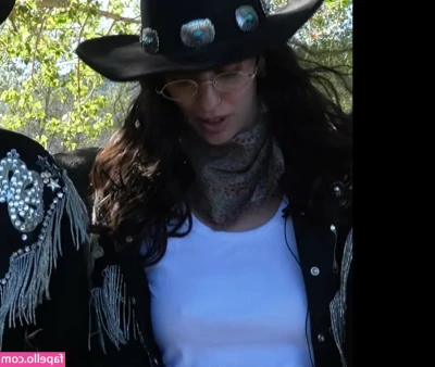 Hila Klein [ hila-klein ] - Lewd of the month is here 🔥 Remember this isn't the vid for