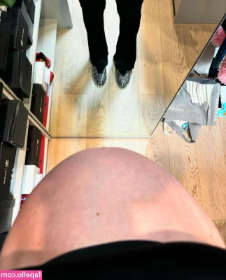 Hila Klein [ hila-klein ] - booty says hi 🙋🏻‍♀️👋🏻
