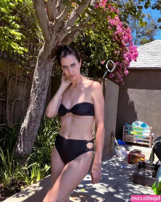 Hila Klein [ hila-klein ] - Bright pink panties