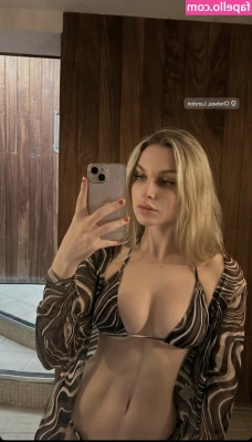 Mogz_xx [ mogz-xx ] - Should I do a casual sexy kda eve look?