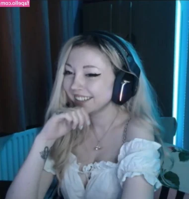 Denkachus [ denkachus-1 ] - This is how I dress when I go to the beach... ☀️