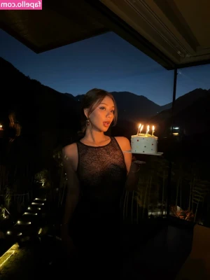 Kathy Zheng [ kathy-zheng-1 ] - Can I be your naughty french maid right now?🙈