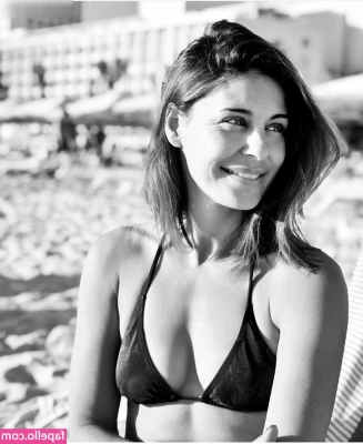 Funda Vanroy [ funda-vanroy ] - Oh, I’m a brat. 😏