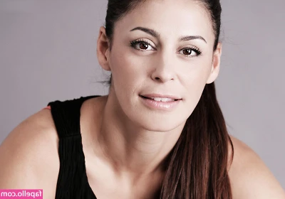 Funda Vanroy [ funda-vanroy ] - Peek a boo 🥰🥰🥰