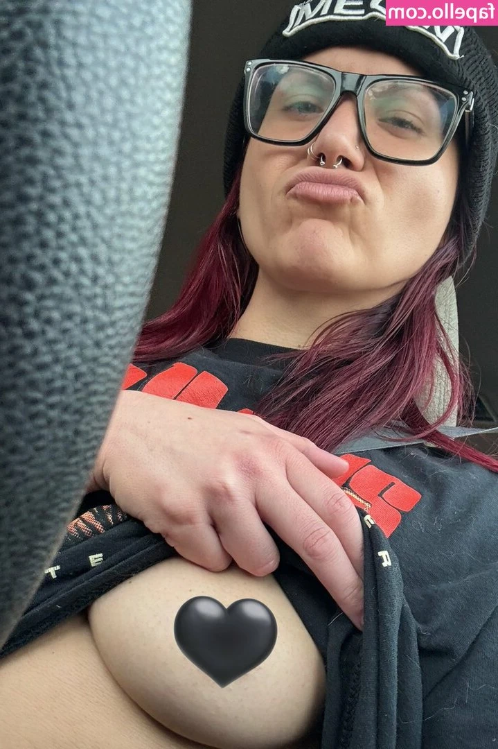 nataliemitchxo - Watch me get hot 🥵 and sweaty with my BBC at the gym!