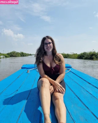 Marisa Riquelme [ marisa-riquelme ] - BJ bundle for you today babe!   Check your DM and CUM for mama!